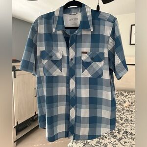 Men’s plaid shirt size medium